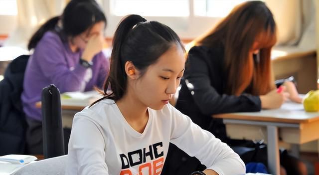 临限制是否只擅长考试却不适合科研千亿球友会首页二本学生考研或面(图1)