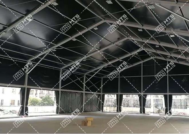 华烨体育篷房给你稳稳的课堂体验千亿国际网站大雨、强风也不怕(图2)