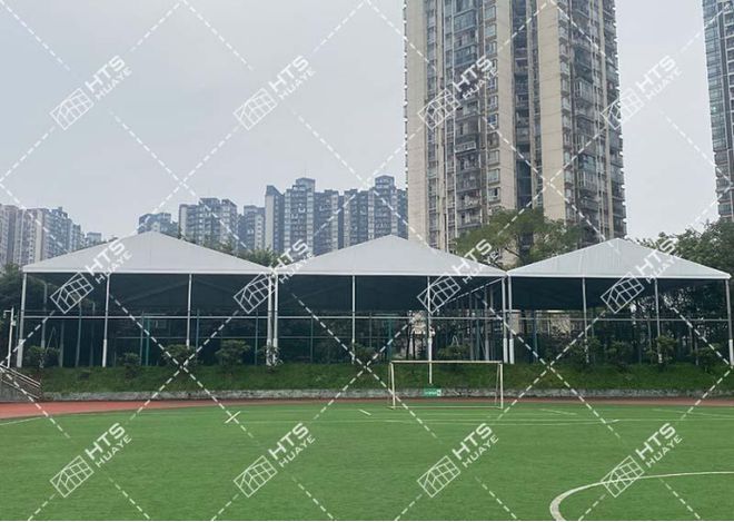 华烨体育篷房给你稳稳的课堂体验千亿国际网站大雨、强风也不怕(图3)