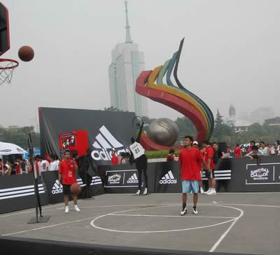 栏--街球挑战赛成都赛区小记者专